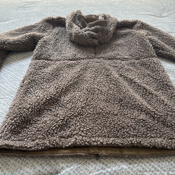 Women’s XL Patagonia thigh length jacket - Picture 4 of 5